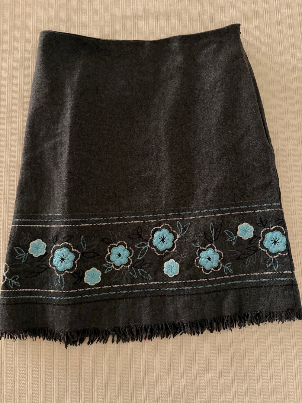 Dressbarn Charcoal Gray Wool Blend Floral Embroidered Fringe Hem A Line Skirt 8
